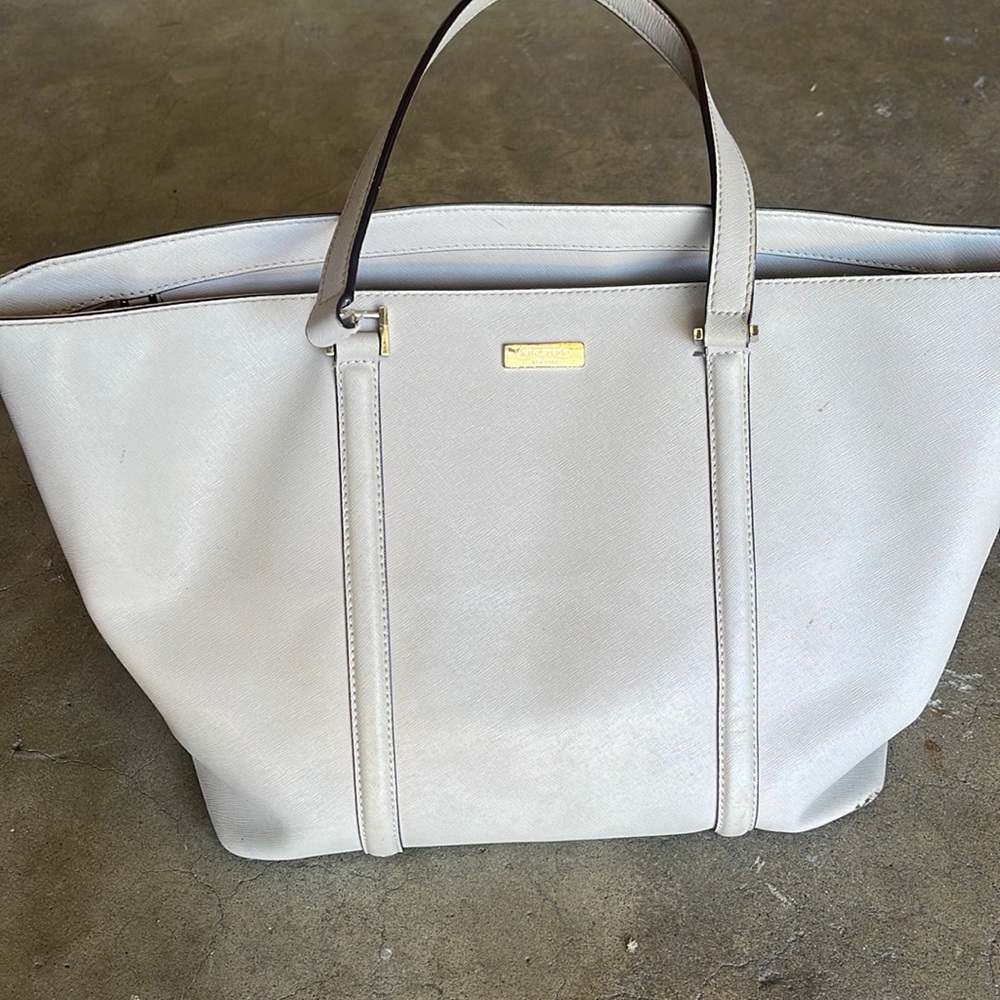 Kate spade large bag (broken strap)